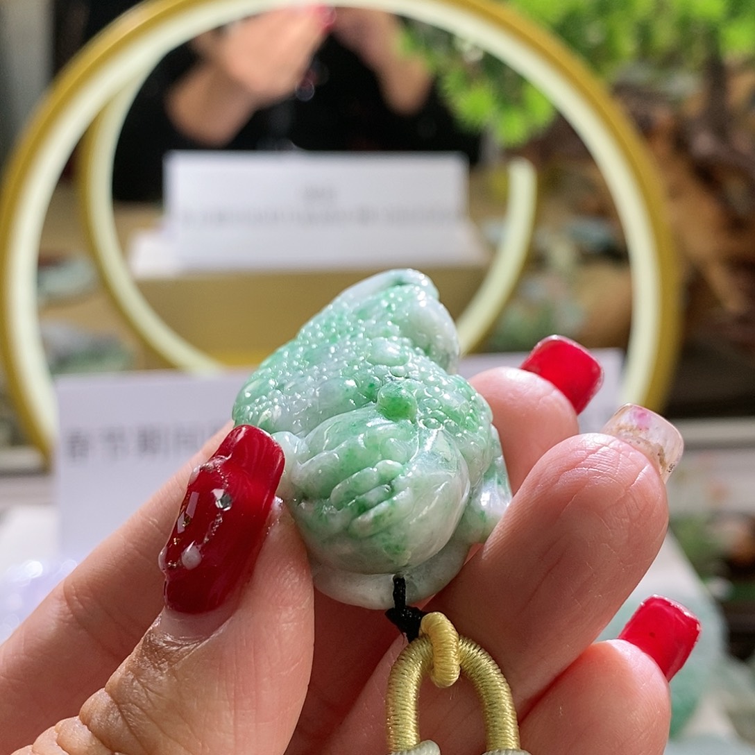 【闪购商品】翡翠颈饰未镶嵌金蟾