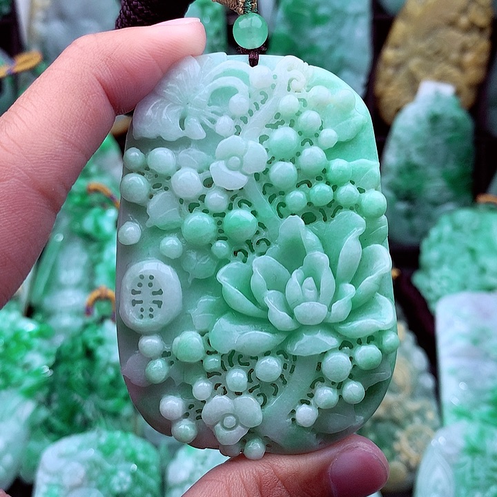 翡翠吊坠(不含链)未镶嵌