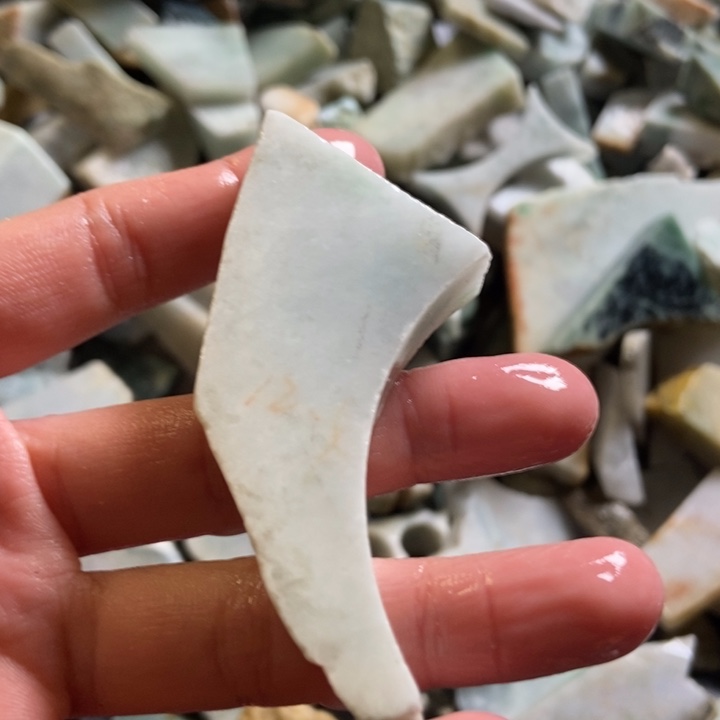 翡翠颈饰未镶嵌天然翡翠