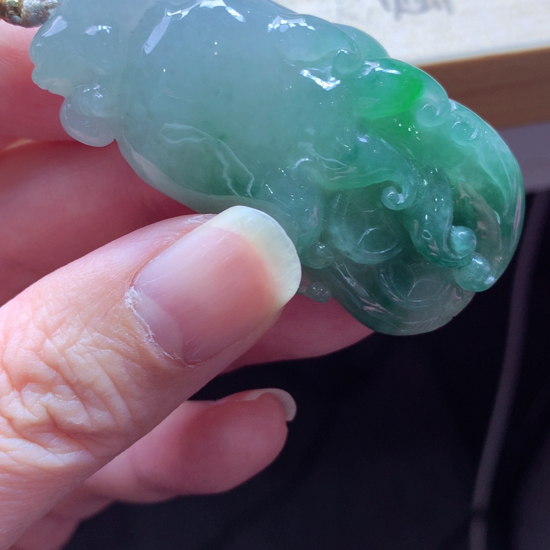 翡翠颈饰未镶嵌吊坠