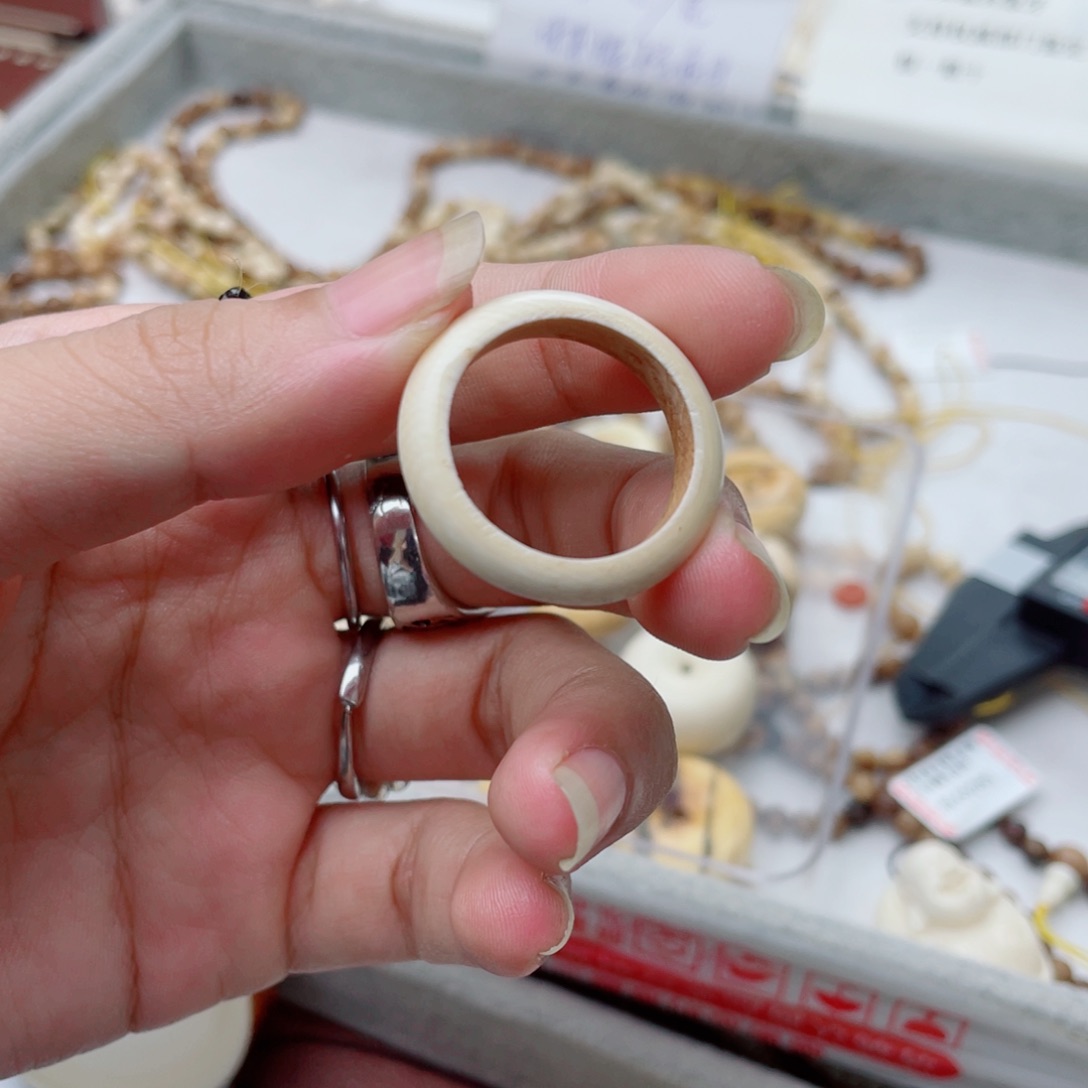 吊坠柏香籽/百香籽猛犸牙戒圈