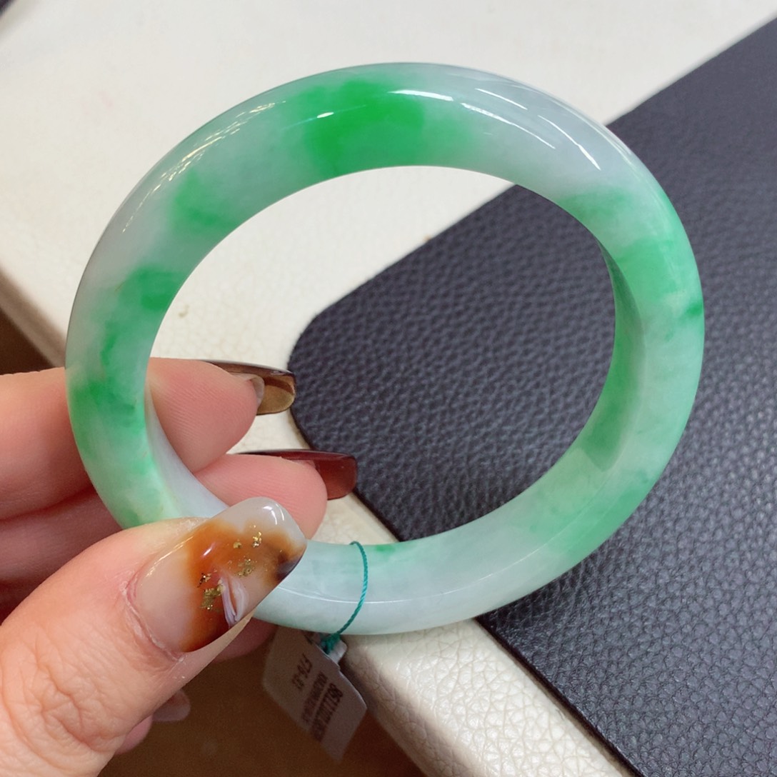 未镶嵌手镯翡翠缅甸