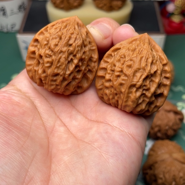 【闪购商品】文玩核桃吊坠36金牛