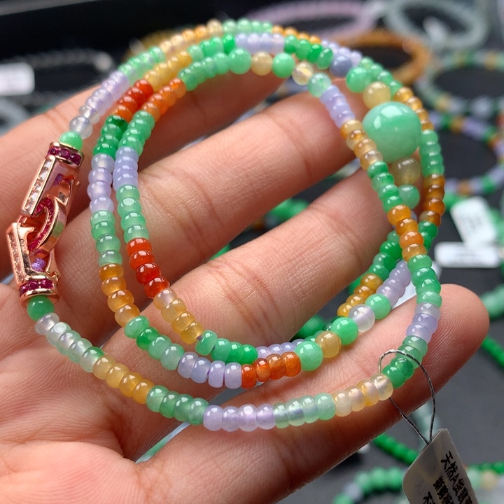 翡翠手镯未镶嵌卡