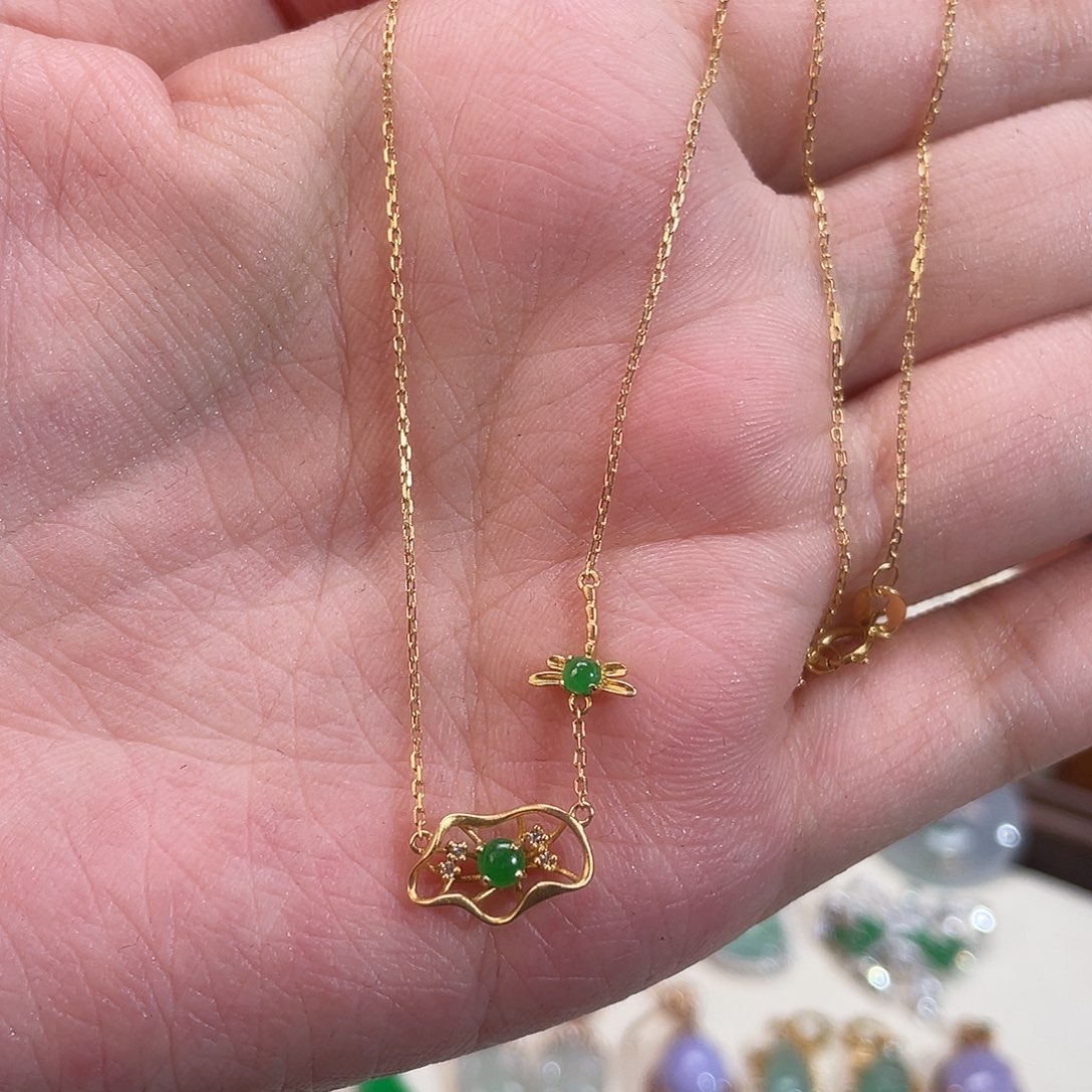 翡翠18K金镶嵌颈饰