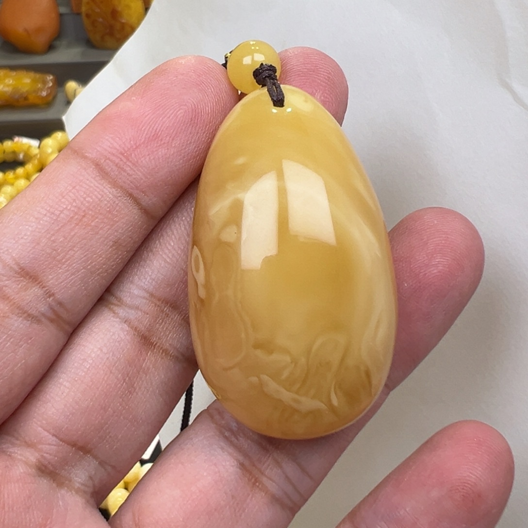 蜜蜡未镶嵌珠宝奇石15克