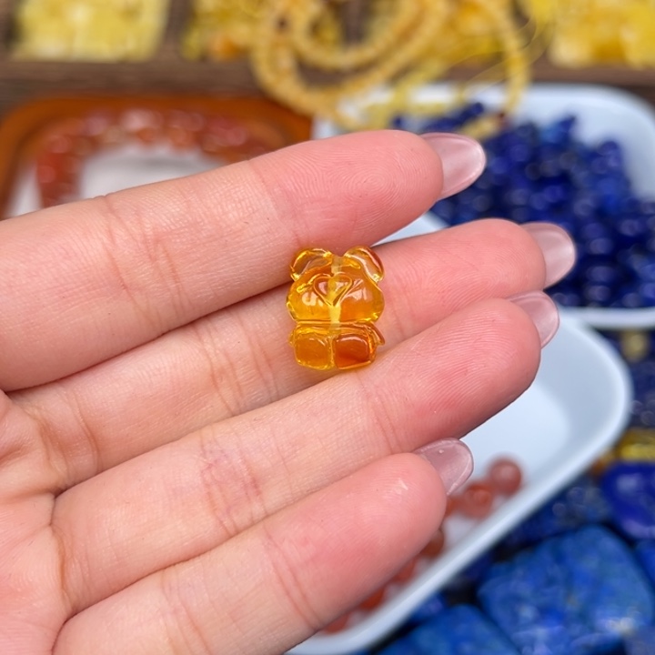 钟***作琥珀未镶嵌吊坠(不含链)