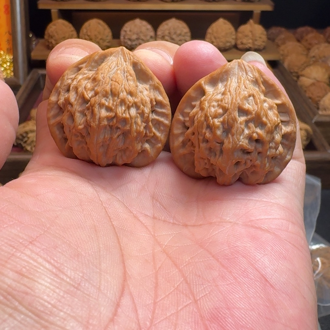 吊坠文玩核桃七步沟 尺寸36