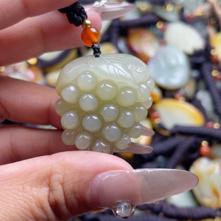 和田玉颈饰未镶嵌