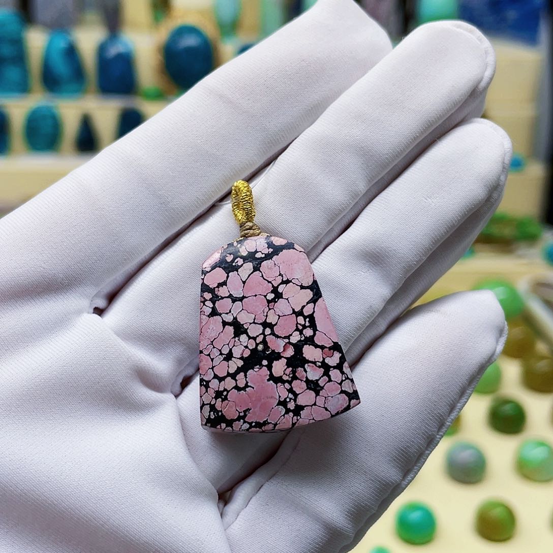 绿松石颈饰未镶嵌