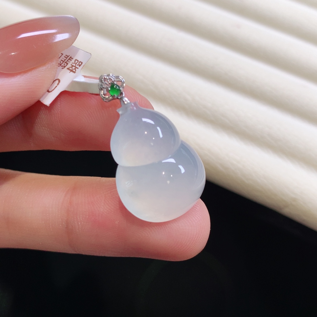 翡翠颈饰18K金镶嵌葫芦