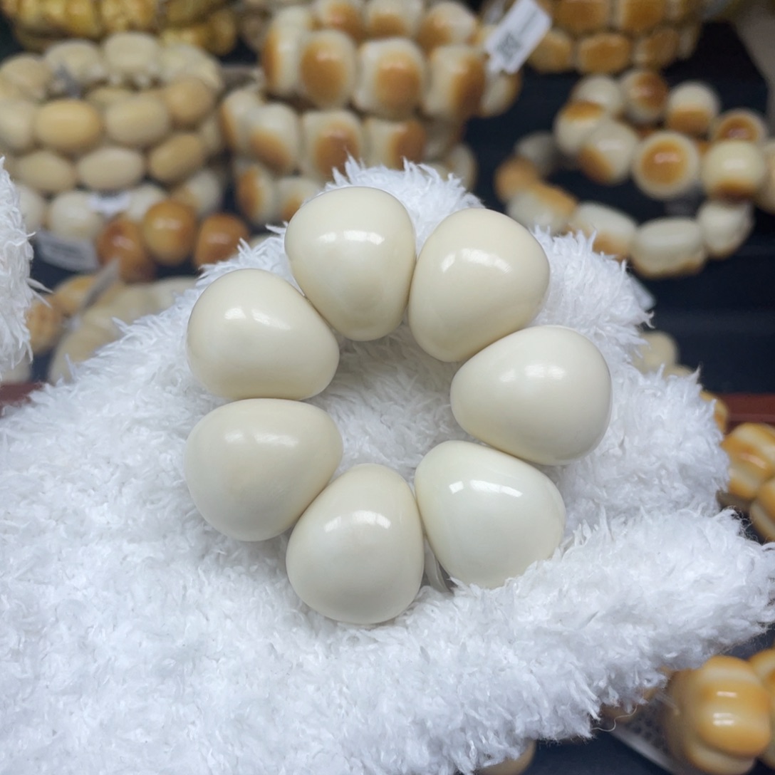 手串菩提根/象牙果12.1.36微瑕山竹