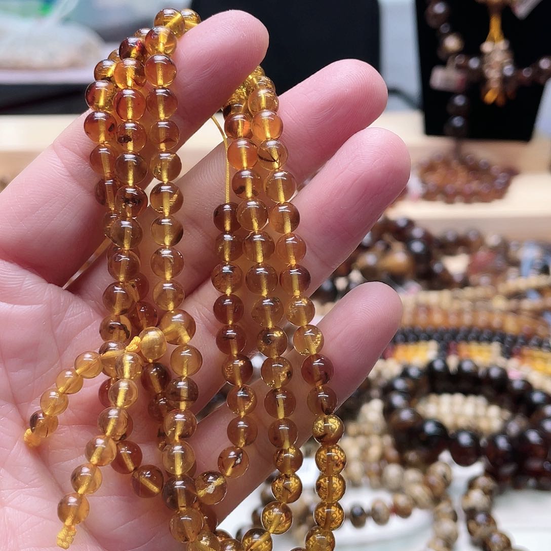 琥珀裸石未镶嵌大