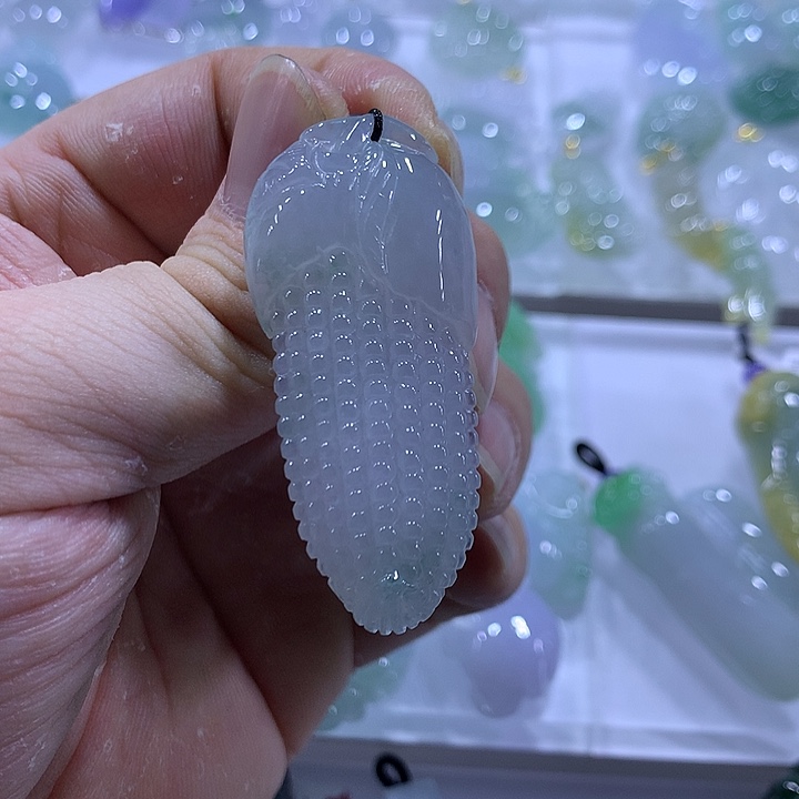 翡翠未镶嵌颈饰天然翡翠A货吊坠
