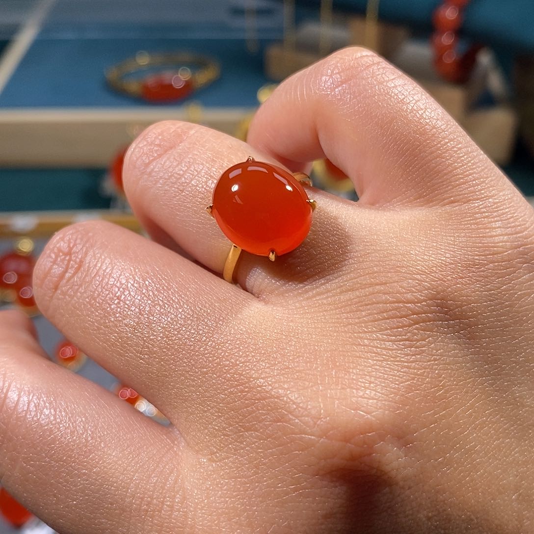 南红玛瑙戒指18K金镶嵌