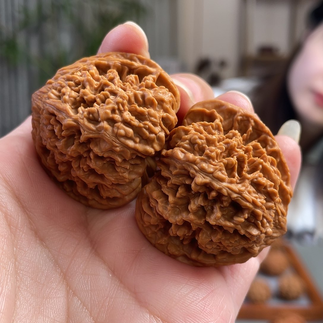 桃核把件41×38尺满天星CN01084已打底