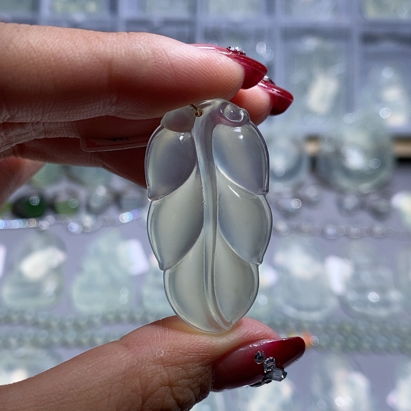 【闪购商品】岫玉颈饰未镶嵌叶子