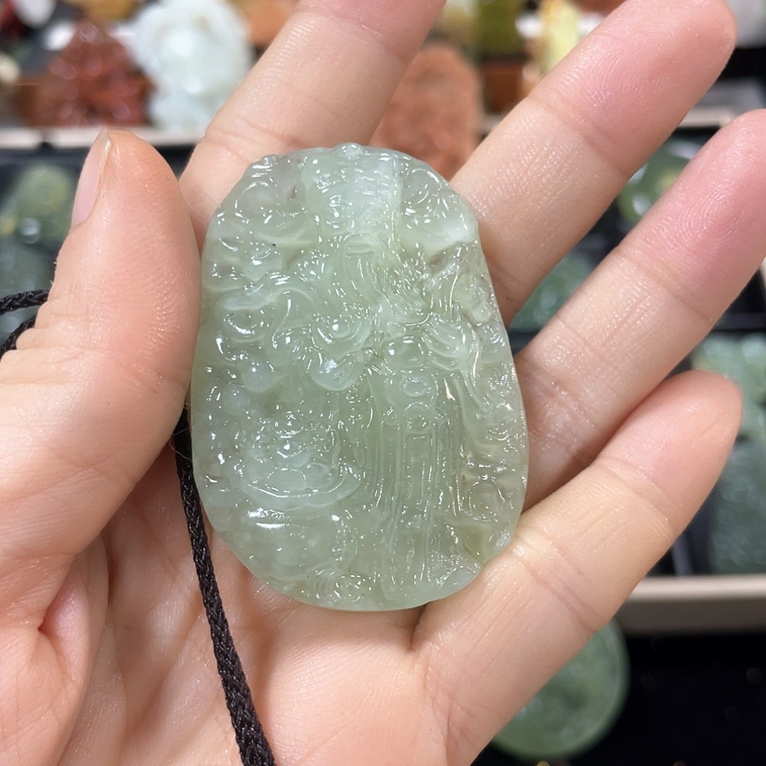 蛇纹石玉颈饰未镶嵌