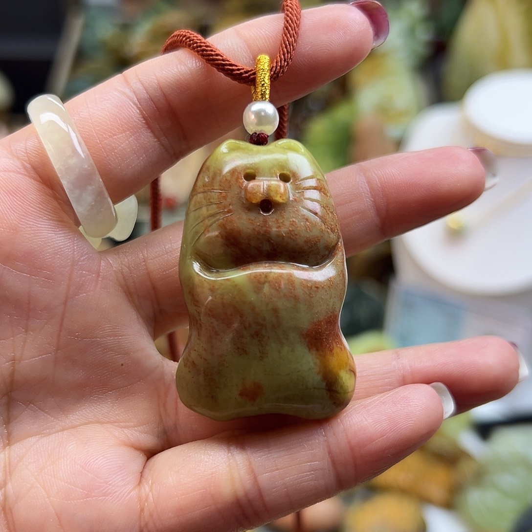 岫玉未镶嵌颈饰辽阳料猫