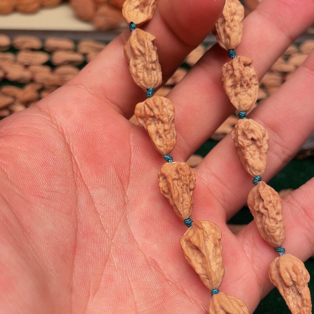 j***n吊坠文玩核桃异性