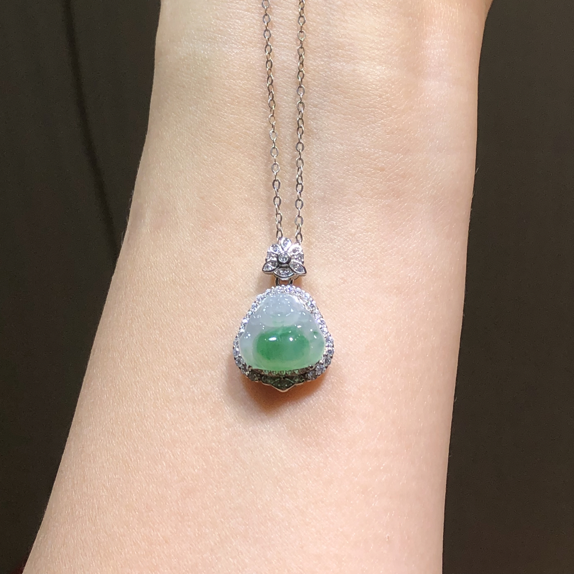 缅甸天然a货翡翠飘绿小佛公吊坠（不含链子）