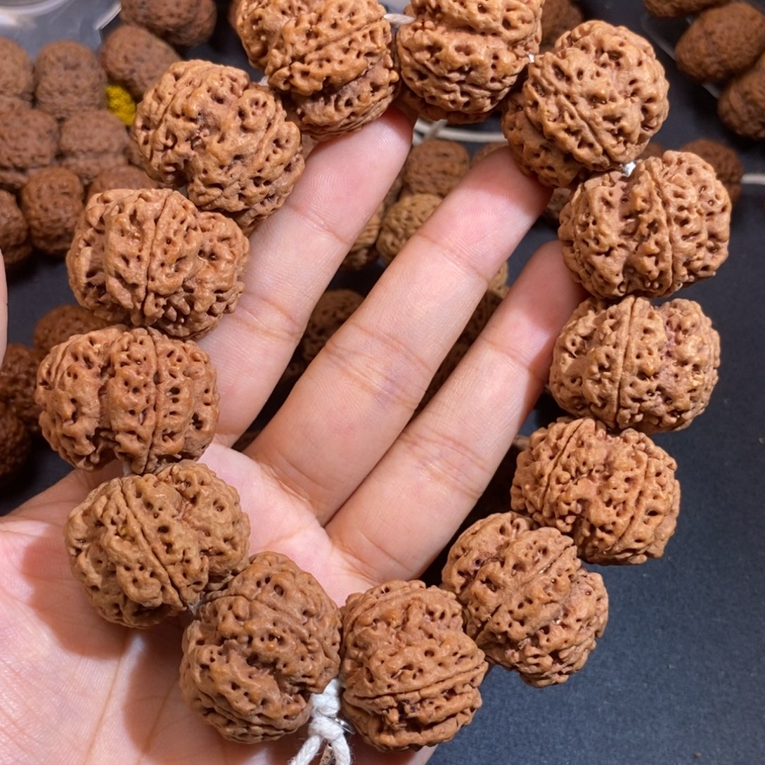 幸****金刚菩提手串方尊梅花28mm