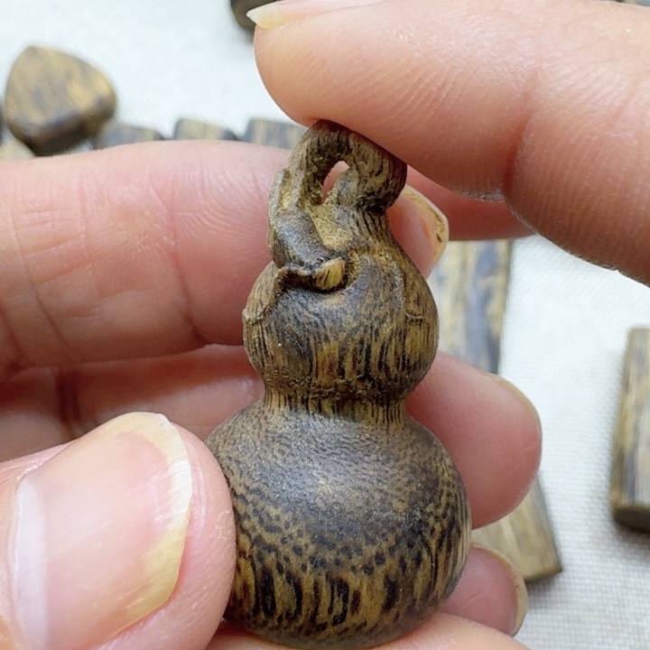 沉香沉香碎屑是**吖葫芦一个3.2克