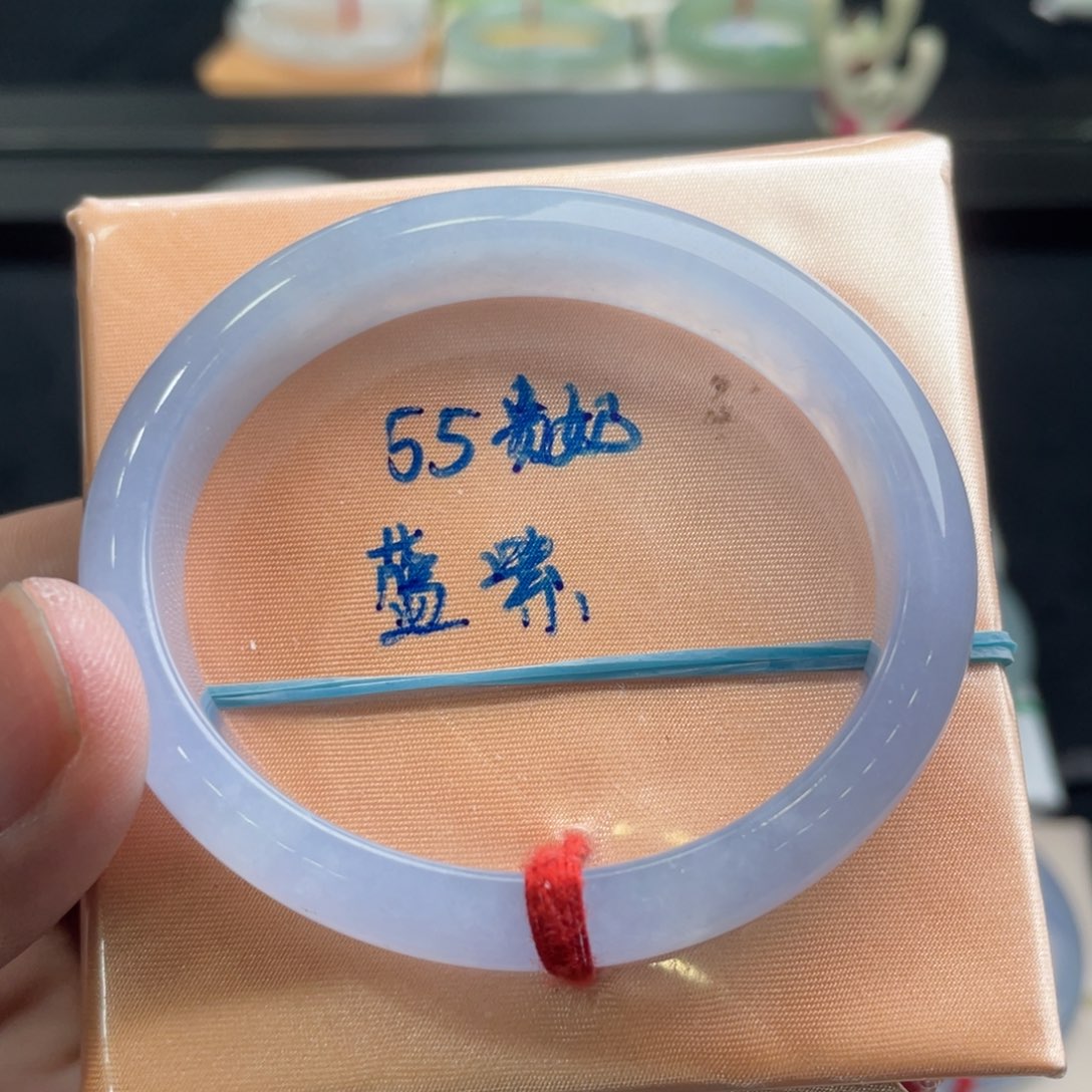 翡翠手镯未镶嵌翡翠手镯