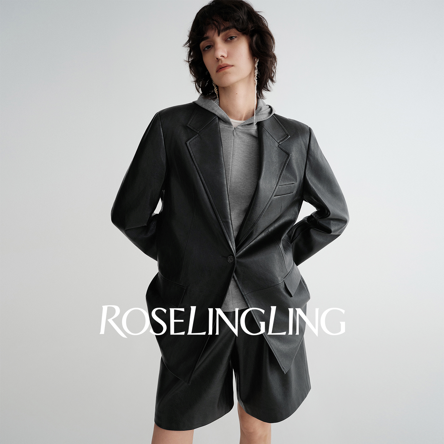 ROSELINGLING不羁摩登气场柔韧细腻环葆PU皮革显瘦酷飒廓形感西装