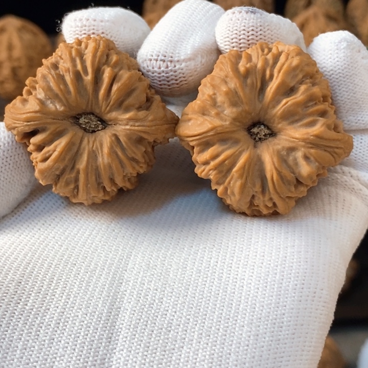 妞***狗吊坠文玩核桃文玩核桃南疆石38