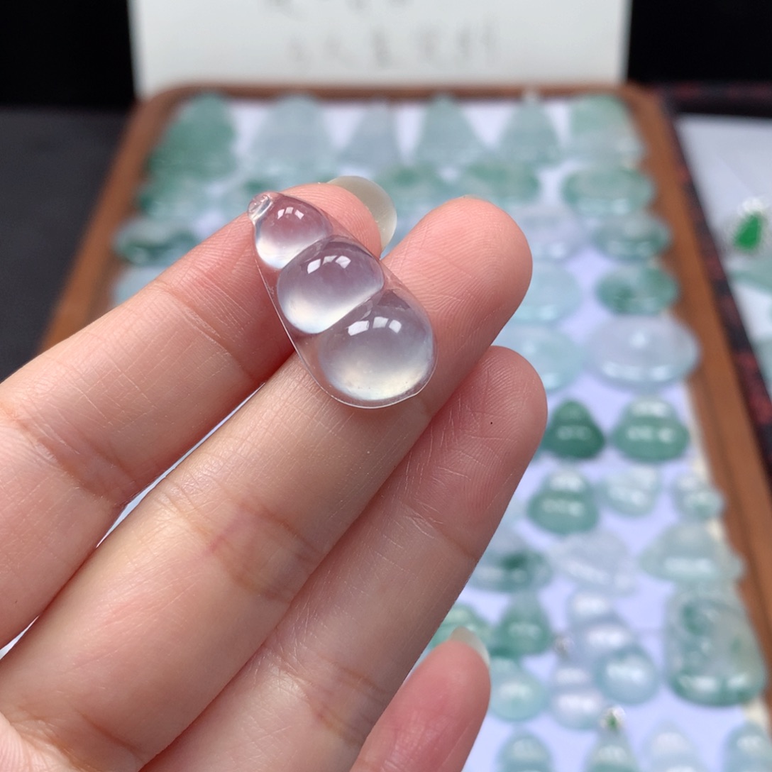 颈饰未镶嵌翡翠高冰福豆