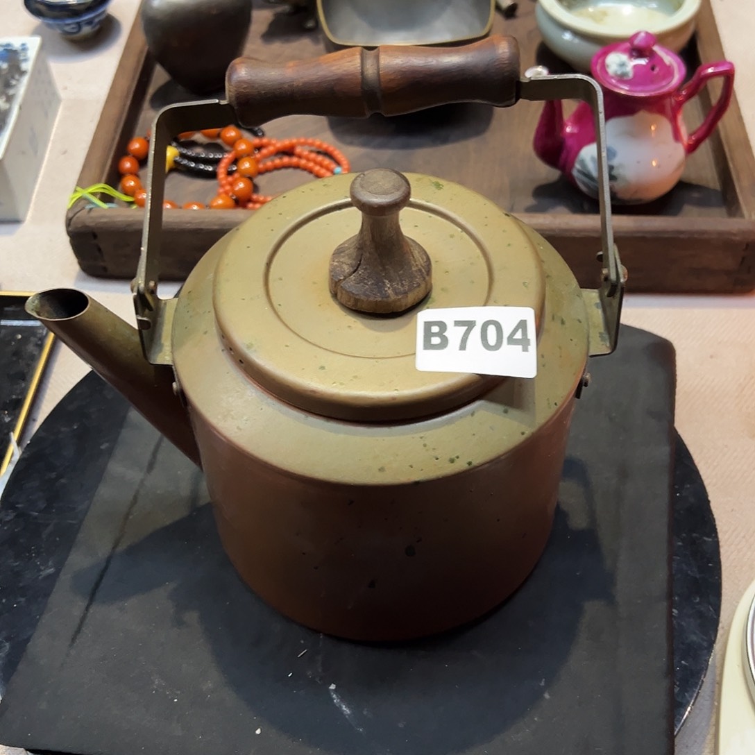 罐R****镜铜壶一个编号704