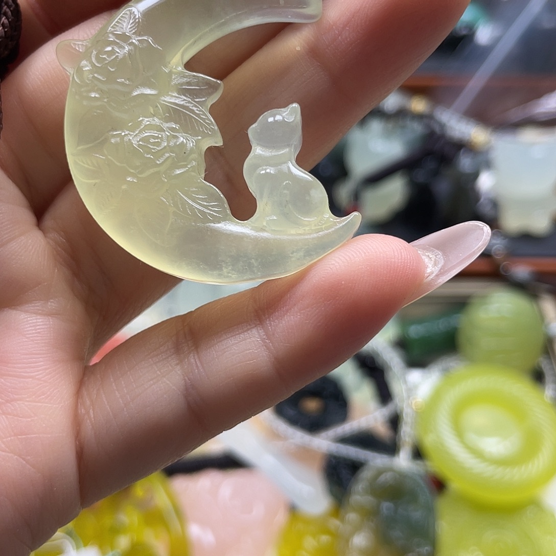 z***x蛇纹石玉未镶嵌颈饰