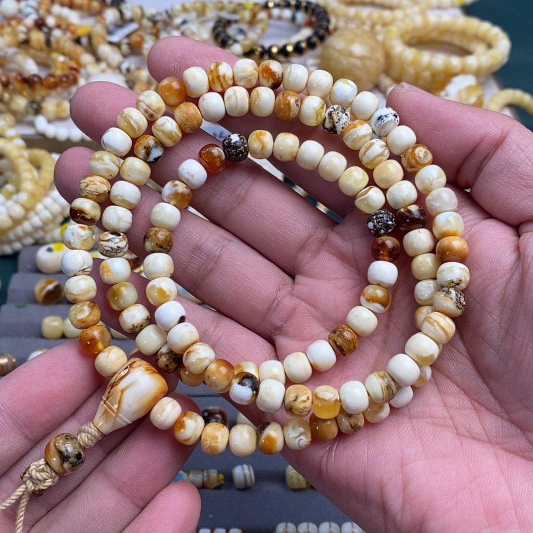 琥珀裸石未镶嵌沁色7.8mm