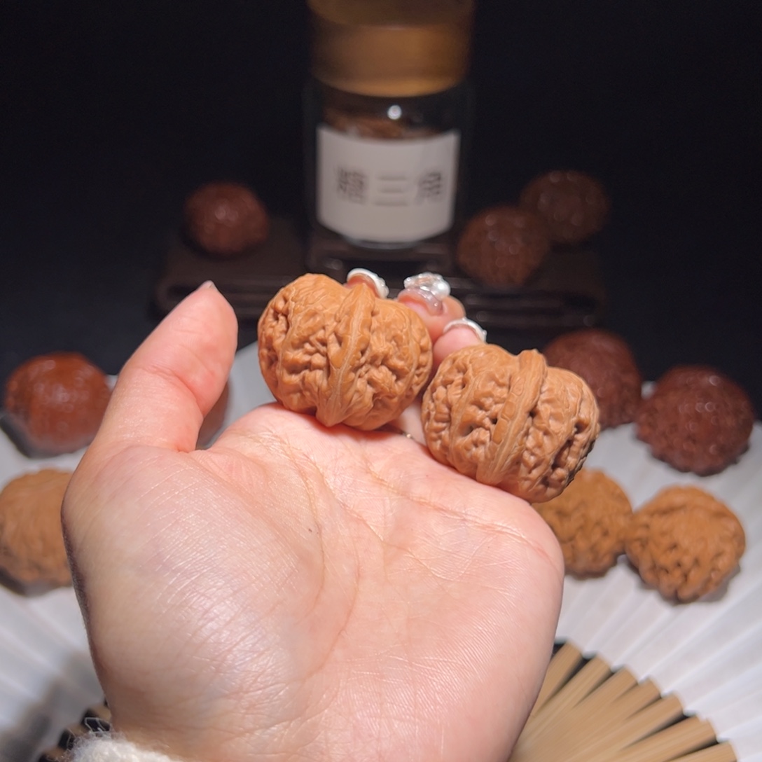 ****️文玩核桃吊坠35元宝