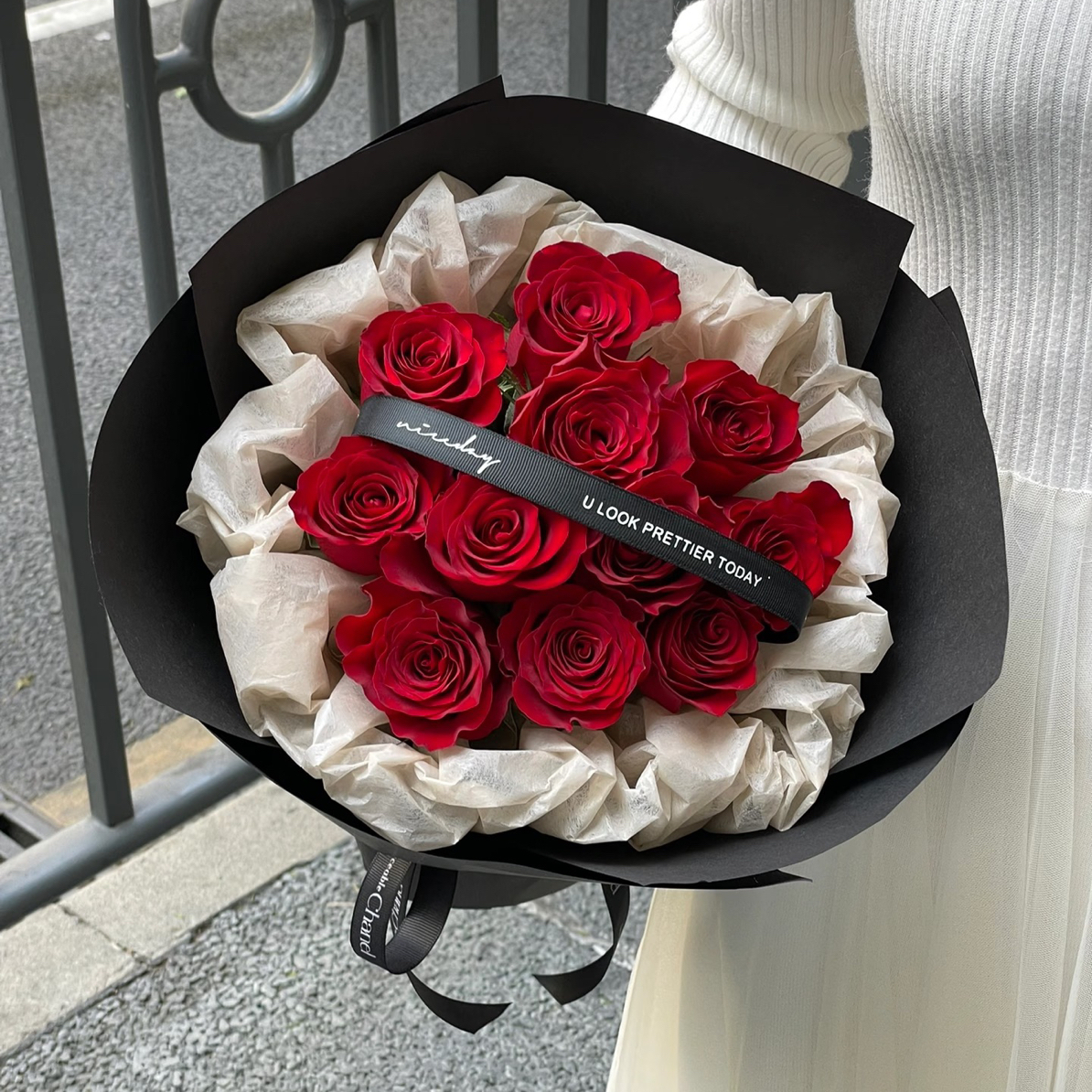 【偏爱和例外】11支红玫瑰花混搭花束生日鲜花店送花上门生日礼物探望祝福鲜花束