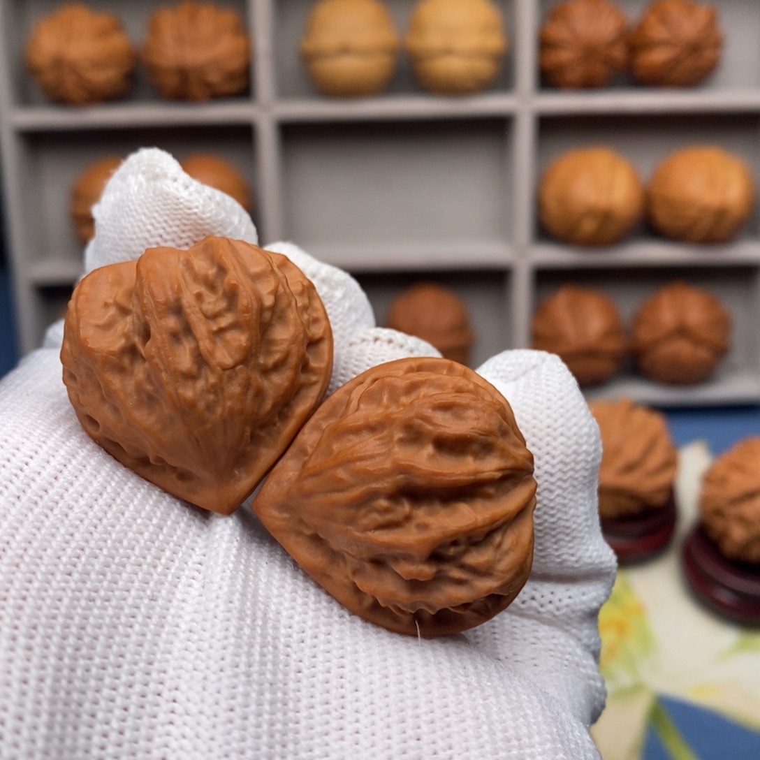 文玩核桃把件桃心