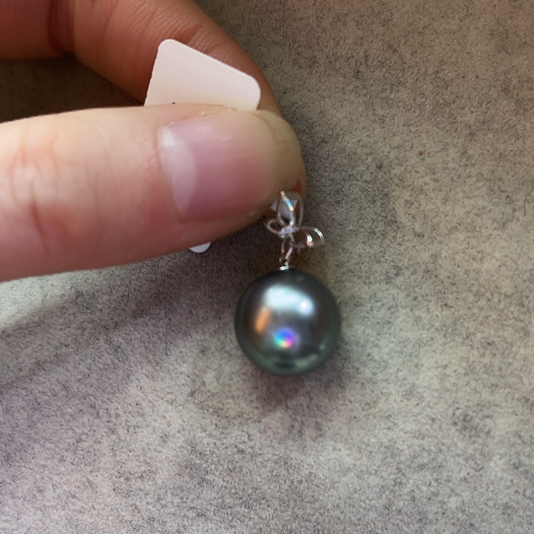 18K金镶嵌颈饰海水珍珠