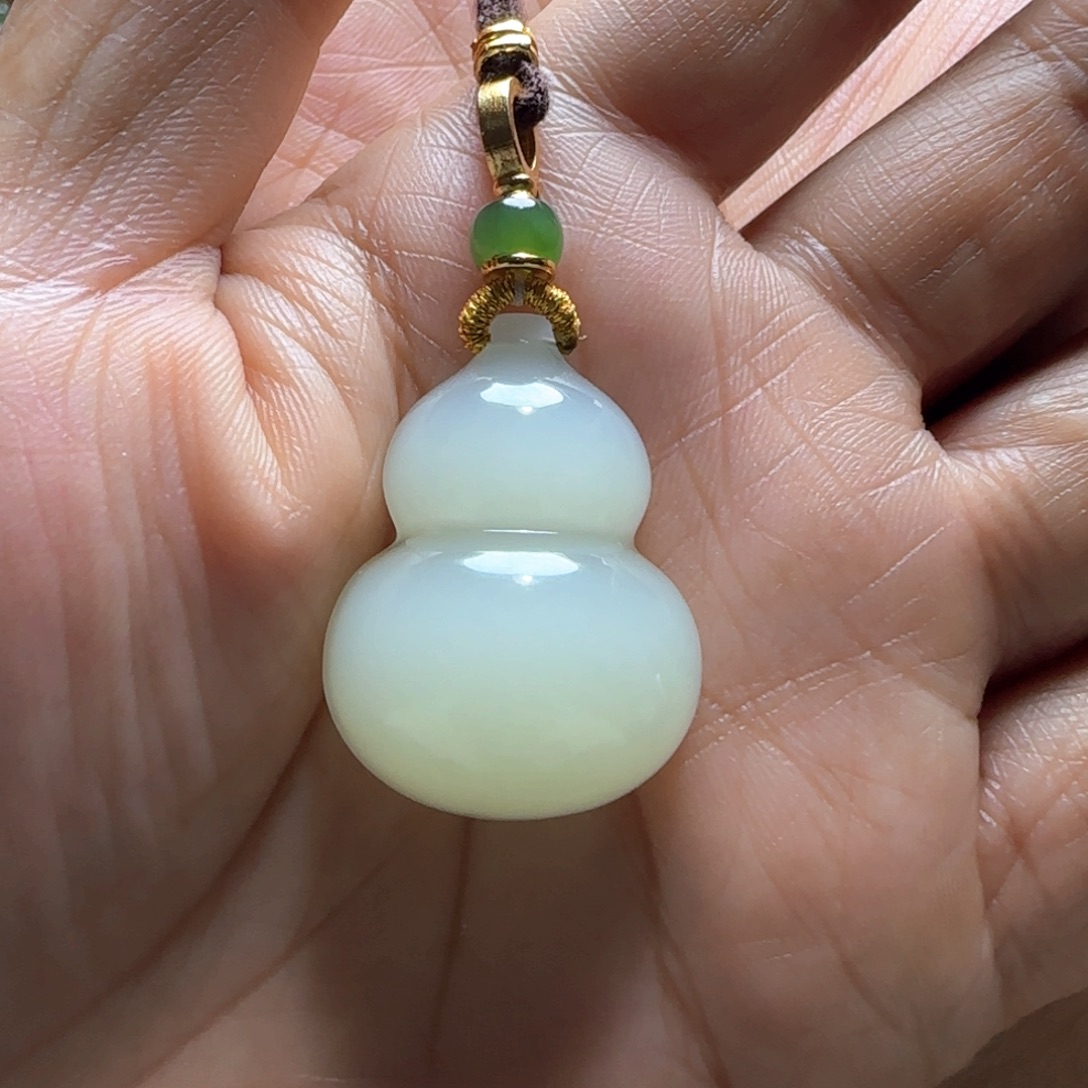 今***麽和田玉未镶嵌颈饰