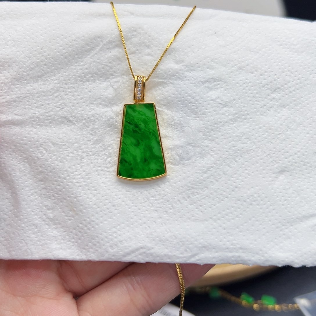 翡翠颈饰银S925镶嵌天然缅料A货一件