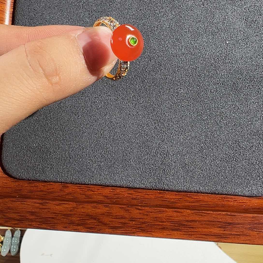南红玛瑙戒指18K金镶嵌