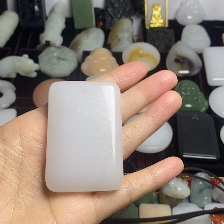 石英质玉（金丝玉）合金颈饰