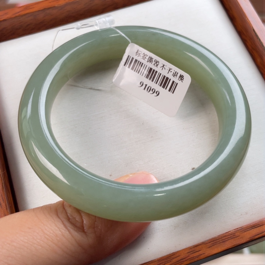 【闪购商品】和田玉手镯未镶嵌51 40