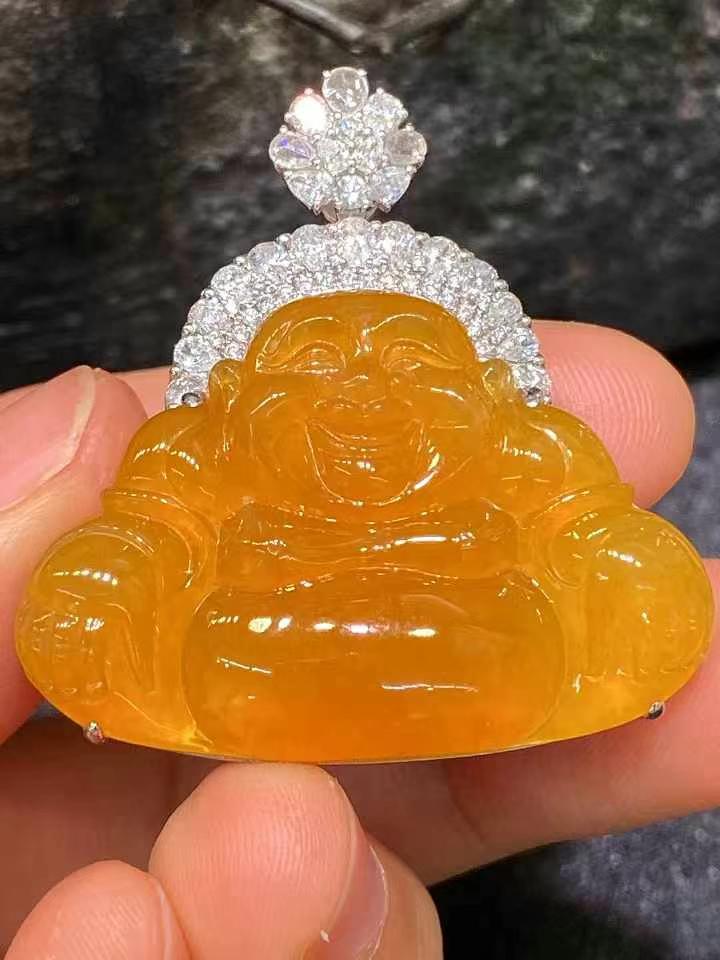 冰黄翡翠大佛公吊坠