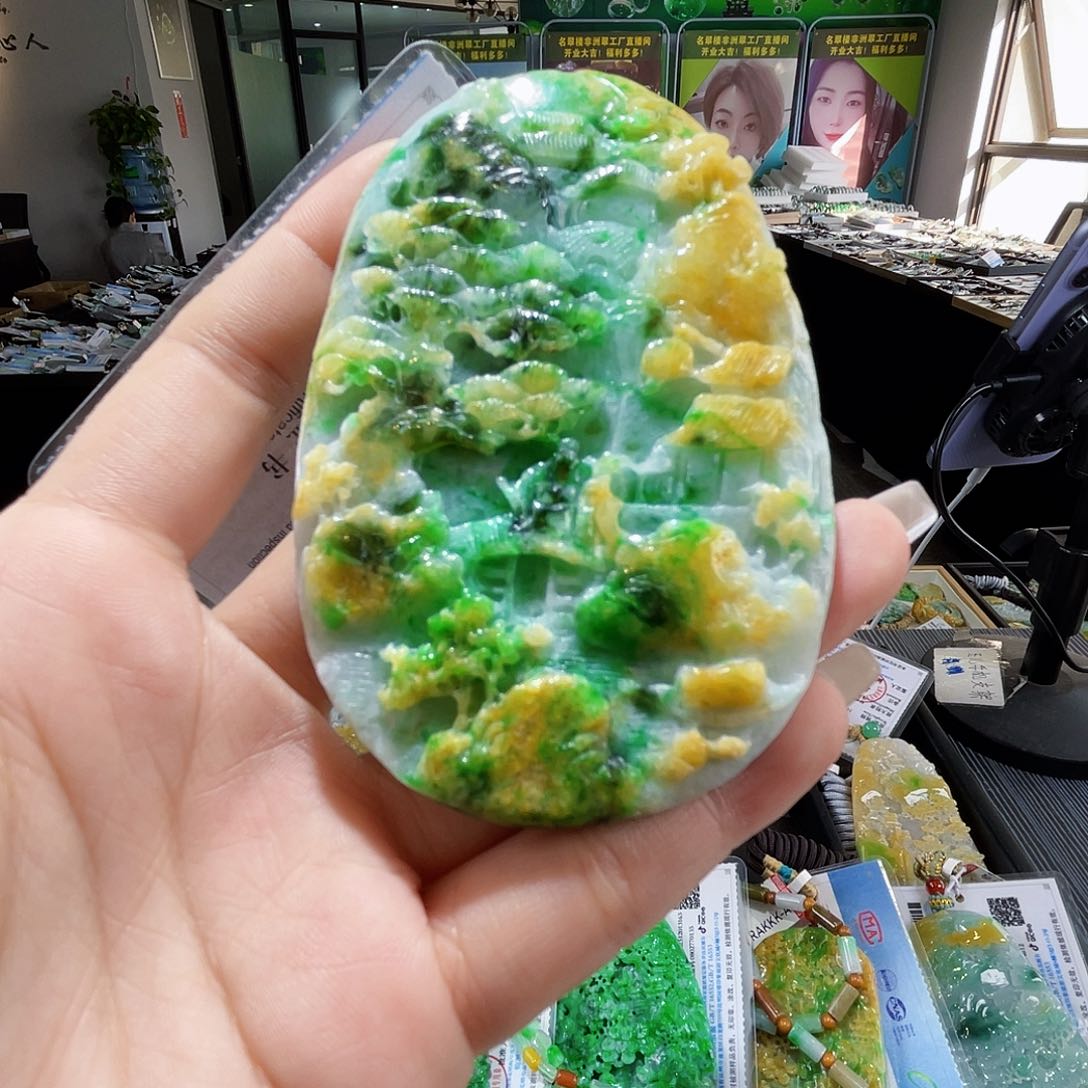 颈饰未镶嵌翡翠一