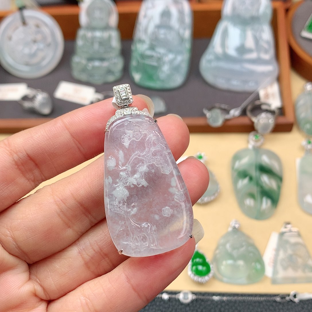 翡翠颈饰18K金镶嵌梅花鹿