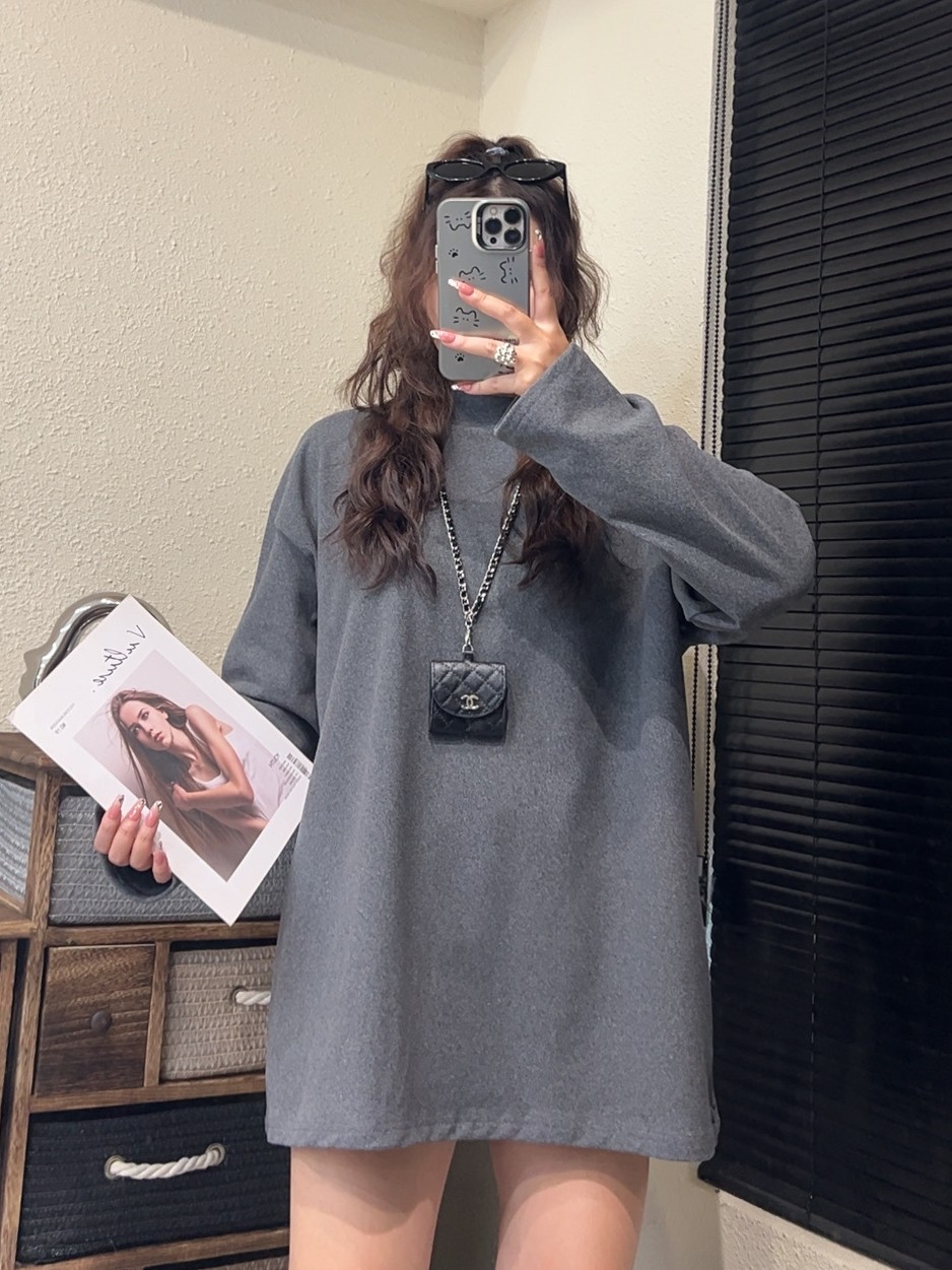 大码女装宽松型显瘦遮肉慵懒风时尚百搭可外穿精致打底衫女