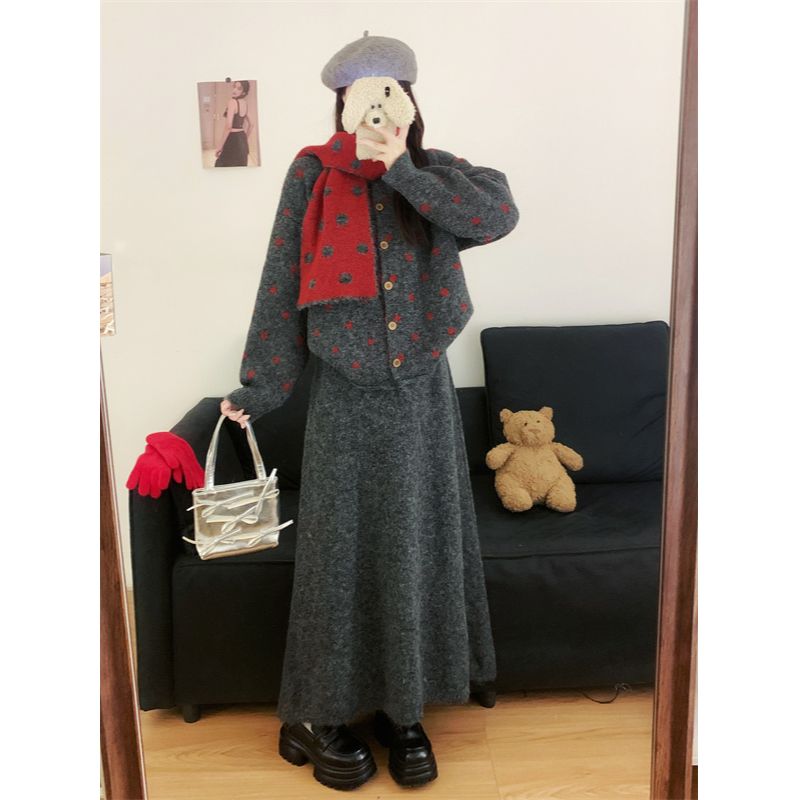 胖颖专属大码冬季新款韩系显瘦波点围巾+针织开衫+半身裙套装163