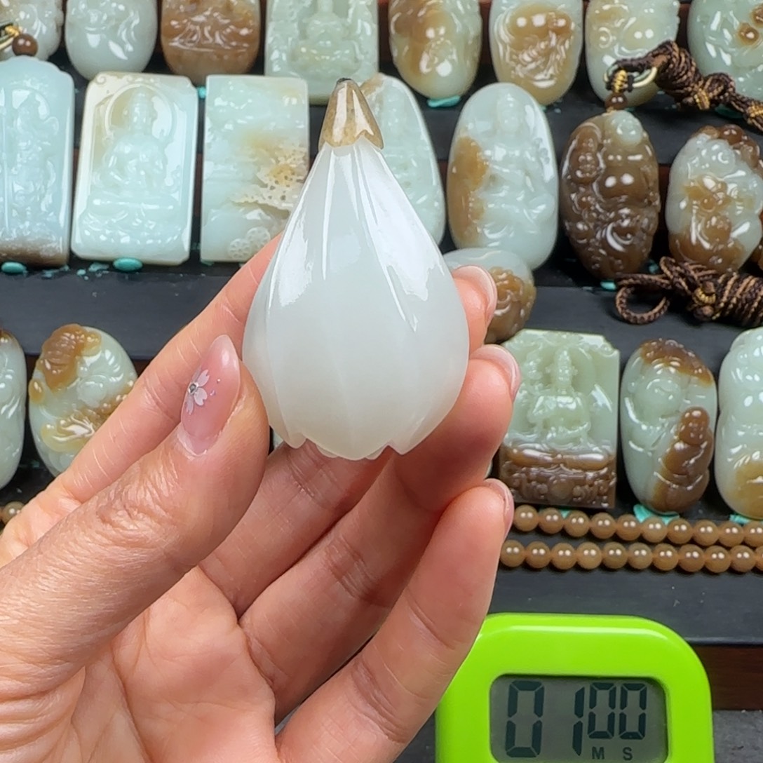随***缘和田玉未镶嵌挂件