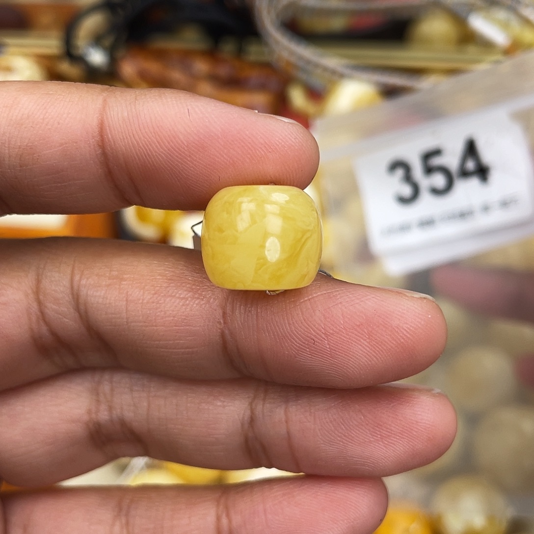 蜜蜡未镶嵌珠宝奇石14.8